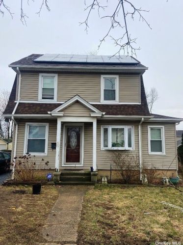 58 Raymond Ave, Roosevelt, NY 11575-1115