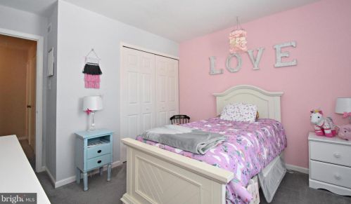 1109 Harbour Dr, Palmyra NJ 08065-2218 exterior