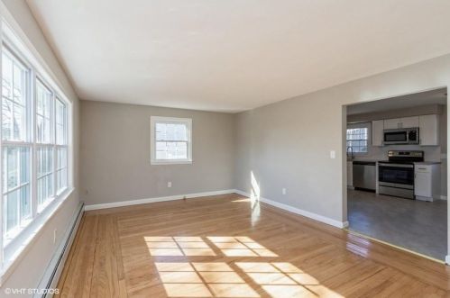 400 England St, Cumberland RI  02864-7211 exterior