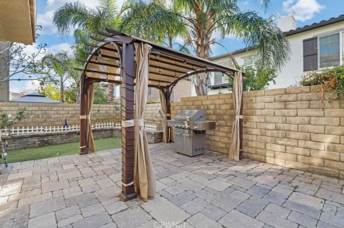 28421 Mirabelle Ln, Santa Clarita CA  91350-3240 exterior
