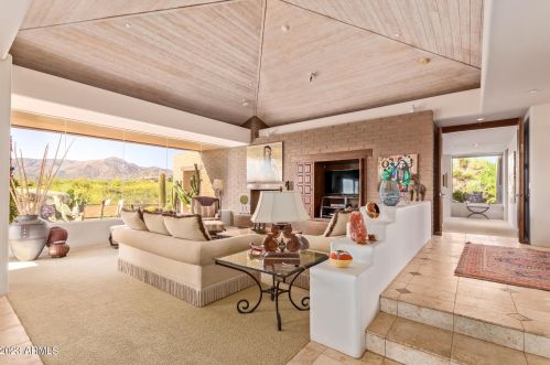 11036 Graythorn Dr, Scottsdale, AZ 85262-4939