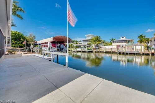 2355 Banana St, Saint James City FL  33956-2072 exterior