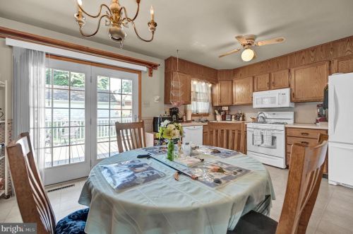 1 Cardinal Dr, Hanover PA 17331-9791 exterior