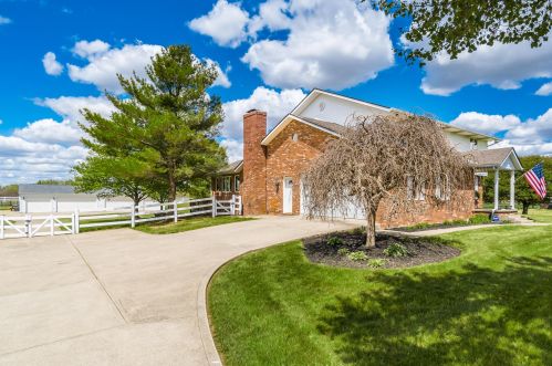 1320 Old Springfield Rd, London OH  43140-9202 exterior