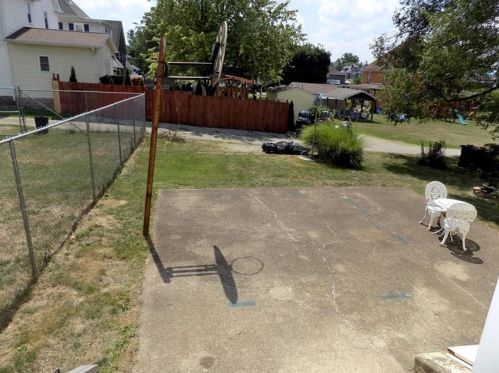 207 Patterson Ave, South Connellsville PA  15425-4536 exterior