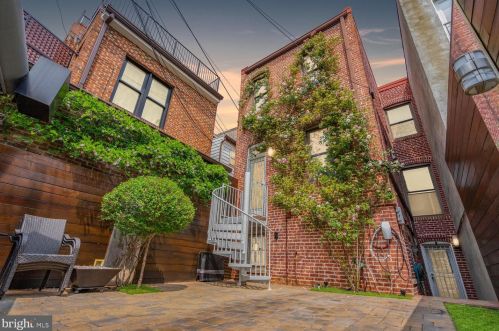1309 Capitol St, Washington, DC 20003-1551