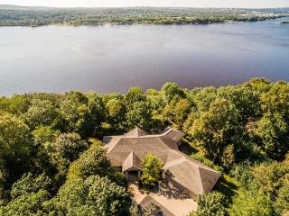 224 Station Cir, Hudson, WI 54016-9555