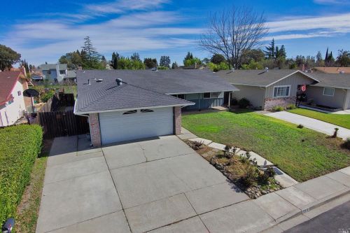 117 Rutherford Dr, Vacaville, CA 95687-6423