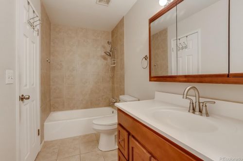 3914 Yosemite St, Denver CO 80237-1925 exterior