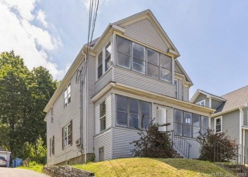 524 Eddy Glover Blvd, New Britain, CT 06053-2955