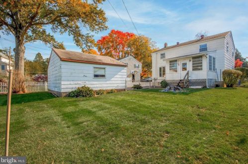 224 Candlebrook Rd, Norristown, PA 19406-1809