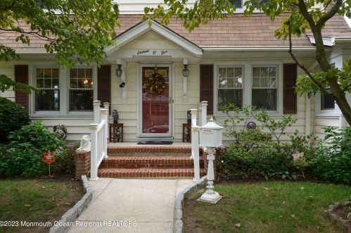 1605 4th Ave, Tinton Falls, NJ 07712-4947