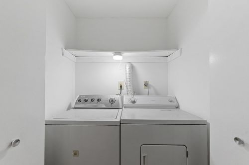 8 Post Oak Ln, Natick MA  01760-3847 exterior