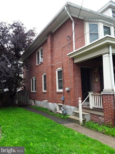 1234 Queen St, Pottstown, PA 19464-5832