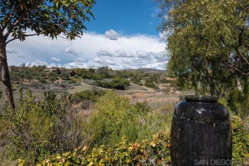 8458 Lower Scarborough Ct, San Diego CA 92127-6119 exterior