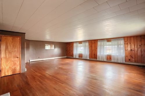 1215 Mount Jackson Rd, New Castle PA  16102-2919 exterior