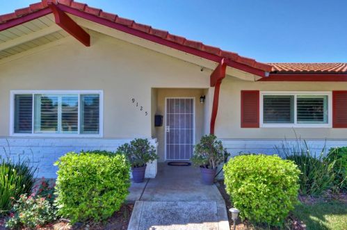 9125 Plaza Park Dr, Elk Grove, CA 95624-2628