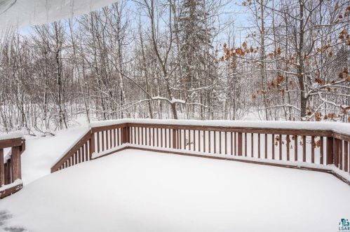 5257 Eagle Lake Rd, Duluth, MN 55803-1145
