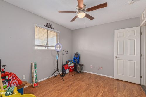 5222 41st Dr, Phoenix AZ  85019-2411 exterior