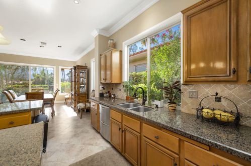 150 Kavenish Dr, Rancho Mirage CA  92270-3228 exterior