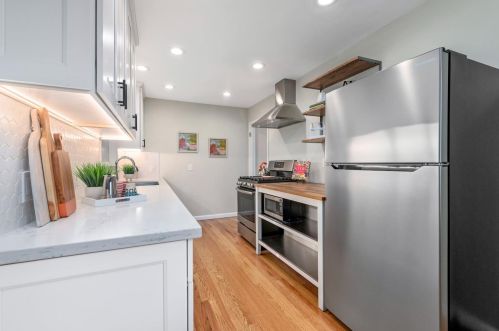 322 Beresford Ave, Redwood City CA  94061-3506 exterior