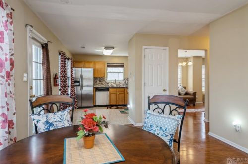 45 Devon Dr, East Brunswick NJ  08816-5329 exterior