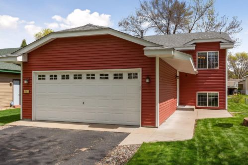 651 Clover Leaf Pkwy, Minneapolis, MN 55434-2571