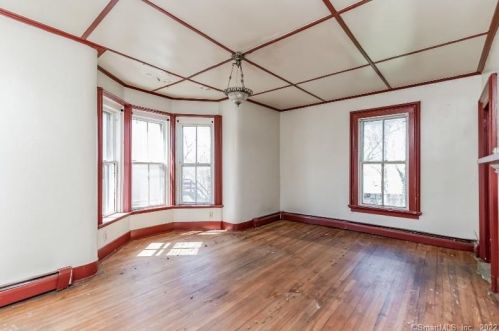 15 Wall St, Middletown CT 06457-4705 exterior