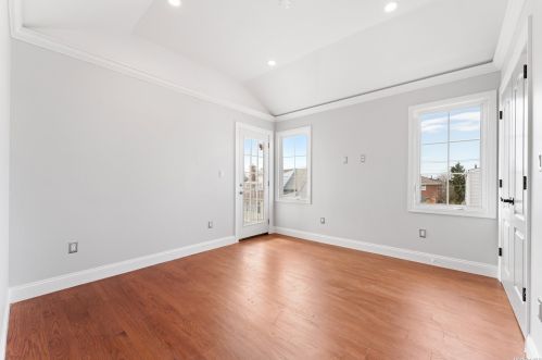 260-14 83rd Ave, Floral Park NY  11004-1604 exterior