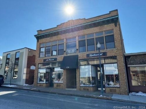 175 Center St, Wallingford, CT 06492-4111