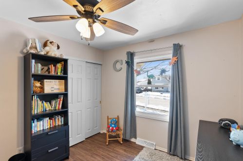 1566 Dover Dr, Waukesha WI  53186-6332 exterior