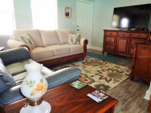 5717 18th Ave, Saint Petersburg, FL 33707-4124