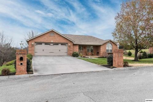 3090 Shaconage Trl, Pigeon Forge, TN 37876-6292