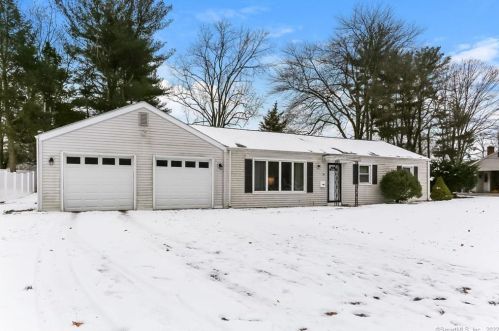 54 Woodbridge Rd, Glastonbury CT  06033-2925 exterior