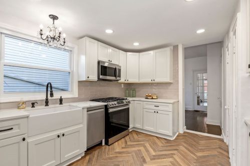 43 33rd St, Bayonne, NJ 07002-3916