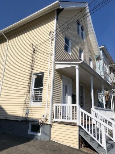416 Gregory St, Bridgeport, CT 06604-5323