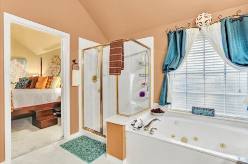 5352 Warm Springs Trl, Fort Worth TX  76137-3922 exterior