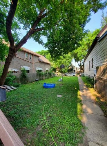 1227 17th St, Milwaukee, WI 53205-2015