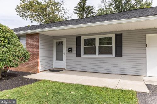 3005 Stoney Creek Rd, Norristown, PA 19401-1371