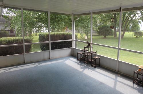 687 Elm St, Washington Ch OH  43160-2526 exterior