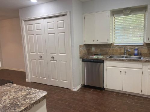 1124 Valley View Dr, Hurst TX  76053-4534 exterior