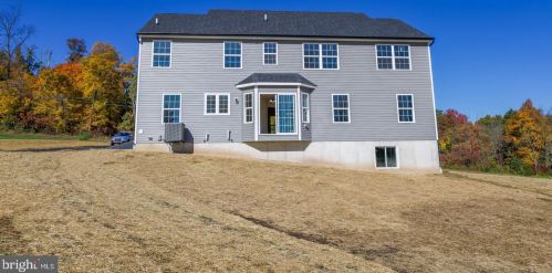 118 Colonial Dr, Perkiomenville, PA 18074-9724
