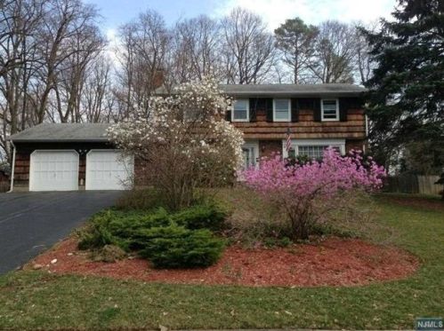38 Heath Rd, Oakland, NJ 07436-2325