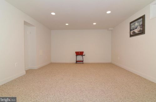 213 Alpine Dr, Leesburg VA 20175-6132 exterior