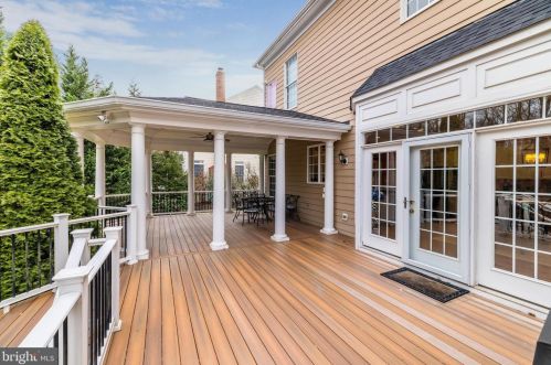 19058 Boyer Fields Pl, Leesburg VA 20176-1643 exterior