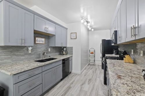 601 Valley View Dr, Fullerton CA  92835-4064 exterior