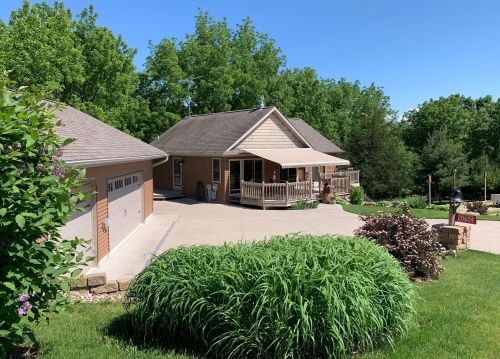 20624 Deer Island View Rd, Lynxville, WI 54626-6100
