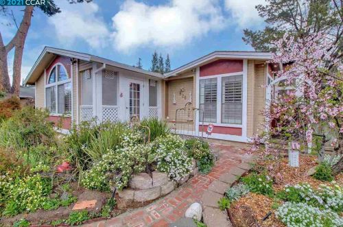 826 Navaronne Way, Concord, CA 94518-2173