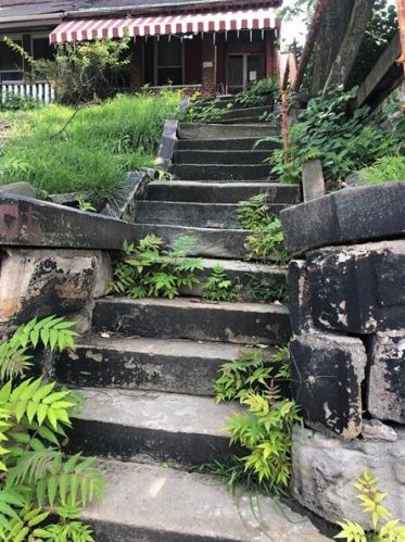 1506 Chateau St, Pittsburgh, PA 15233-1317