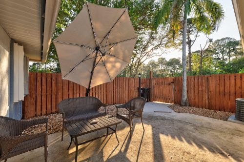 2910 Port St Lucie Blvd, Fort Pierce FL  34953-3251 exterior